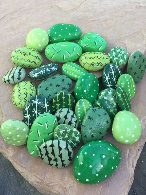 Cactus Pebble Art, Cactus Stone Painting, Cactus Rocks Painted, Stone Cactus, Painted Rock Cactus, Rock Cactus, Painted Garden Rocks, Cactus Craft, Faux Cactus