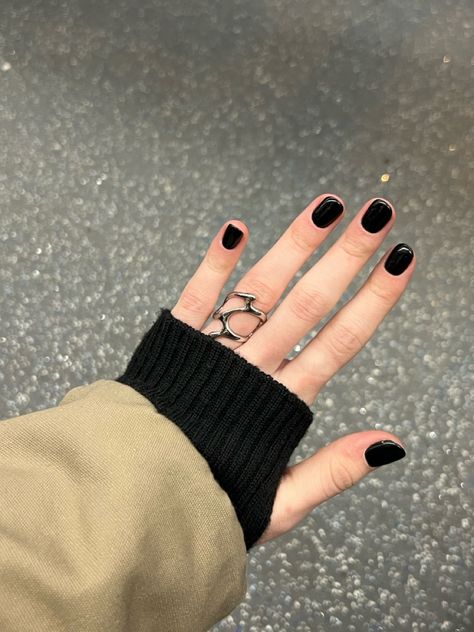 Black Nail Looks, Goth Thanksgiving Nails, Black Nails Grunge, Black Nails Aesthetic, Cool Nail Ideas, Beauty Hacks Nails, Hippie Nails, Grunge Nails, Minimalist Nails