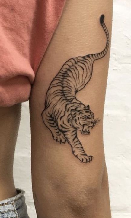 Tumblr Tattoo, Bauch Tattoos, Tattoo Schrift, Tiger Tattoo Design, Classy Tattoos, Aesthetic Tattoo, Tiger Tattoo, 문신 디자인, A Tiger