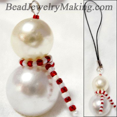 DIY Beaded Snowman.  This would be so cute... (Only with wooden beads instead of pearls).  And a fabric scrap scarf... Decorate them to make a necklace, keychain or ornament. Beaded Snowman, Snowman Diy, Beaded Christmas Ornaments, Christmas Bead, Snowman Crafts, Beaded Ornaments, Holiday Jewelry, Christmas Earrings, Winter Crafts