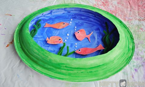 3D Fish Tank Craft using Paper Plates saved for F week F is for fish Fish Tank Craft, Tank Craft, F Is For Fish, Fish Crafts Preschool, Pond Crafts, Paper Plate Art, 3d Fish, Paper Plate Crafts For Kids, Preschool Craft