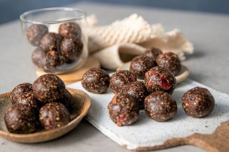 Turkish delight protein balls Gym Snacks, Protein Balls Recipes, Protein Balls, Protein Ball, Golden Syrup, Cacao Nibs, Turkish Delight, Protein Pack, Protein Snacks