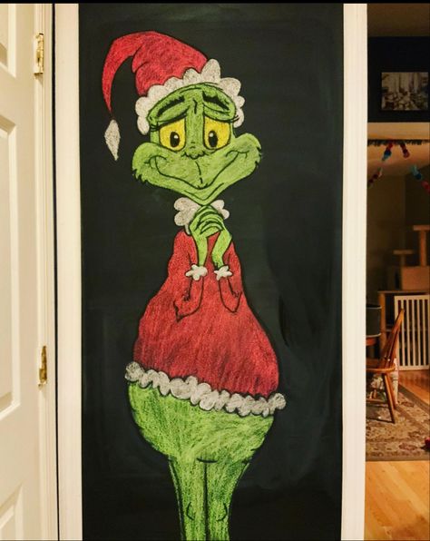 The Grinch Chalkboard Art, Grinch Chalkboard Ideas, Grinch Chalkboard Art, Grinch Chalkboard, Emu Drawing, Christmas Chalk Art, Christmas Chalk, Chalkboard Wall Art, Christmas City