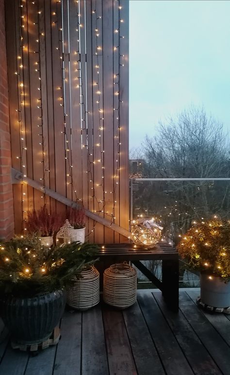 Balcony Winter Ideas, Christmas Apartment Patio Decorations, Winter Terrace Ideas, Winter Patio Ideas Cold Weather, Christmas Lights Balcony, Nyc Patio, Balcony Christmas Lights, Balcony Winter, Outdoor Christmas Tree Lights