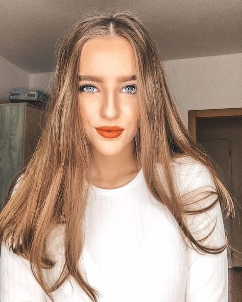 Slovak and Czech girls on Instagram: “@_barvirova_” Czech Girl, Popular Girls, Girl Celebrities, Prague, Hair Makeup, Celebrities, Hair Styles, Makeup, Hair