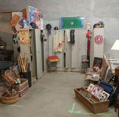 Locker Room display at Old School Antiques, St. Joseph, TN. Locker Photoshoot, Locker Room Aesthetic, Old School Room, Vintage Locker Room, Denim Window Display, School Locker Room, High School Lockers, Vintage Lockers, Poster Project