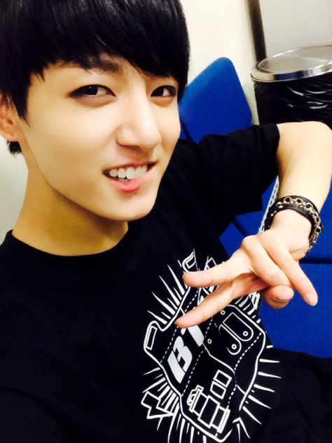 📸 | [Fancafe 2014] Jungkook ★ Bts Snapchat, Jungkook Predebut, Bts Predebut, Jungkook Selca, Bts Imagine, G K, Jungkook Cute, Fan Fiction, Foto Jungkook