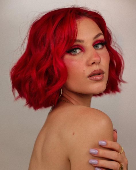 STELLA CINI on Instagram: “Big, Bold & Bright Red ❤️ Full Video available now on YouTube #RedIsIn #SuperRed #BoldNBeautiful” Trans Moodboard, Impulsive Thoughts, Stella Cini, Bright Red Hair Color, Makeup Carnaval, Red Bob Hair, Queer Hair, Red Hair Makeup, Vibrant Red Hair