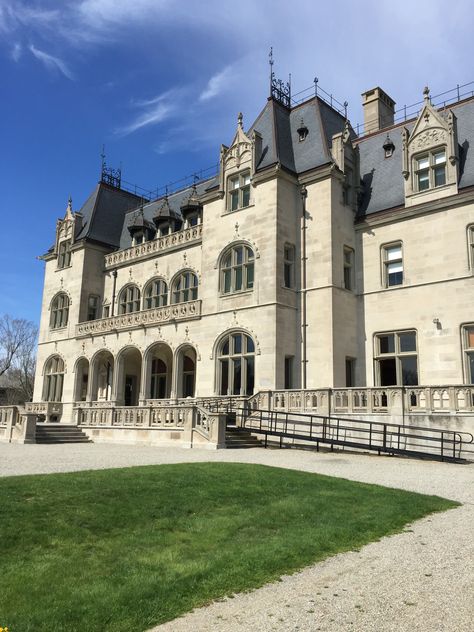 Salve Regina Admissions:  Dances and other student events are held in this Gilded Age mansion! Salve Regina, College Visit, Dream College, Dorm Ideas, Gilded Age, College Dorm, Rhode Island, Mansion, University