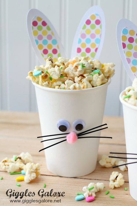 Bunny Party Food Ideas, Bunny Party Food, Easter Sweet Treats, Bunny Bait, Easter Bunny Cupcakes, Monster Valentines, Easter Crafts Preschool, Bunny Cupcakes, Easter Snacks