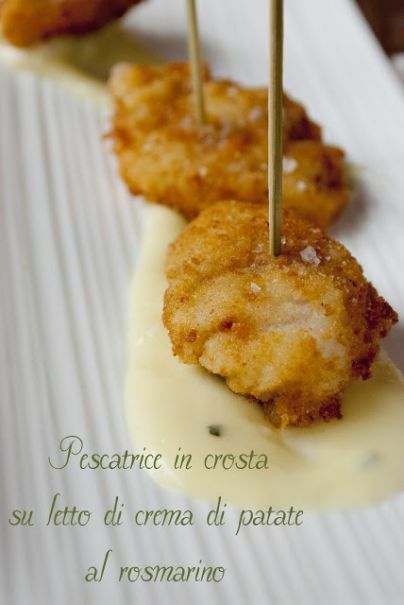 Un secondo di pesce da acquolina in bocca. Semplicissimo da preparare! - Ricetta Portata principale : Rana pescatrice in crosta su letto di crema di patate al rosmarino da Claudietta82 Fine Dining Recipes, Finger Food Appetizers, Cooking Art, Cooking Inspiration, Food Magazine, Finger Food, Fish Recipes, Yummy Dinners, Seafood Recipes