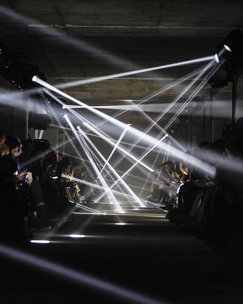 Catwalk Design, Techno Party, Theatre Lighting, Set Design Theatre, Iconic Wallpaper, Photo Club, Event Lighting, Show Lights, Light Beam