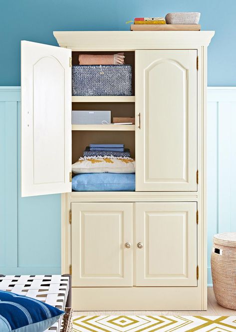 Transform Shelves with Bookcase Makeover Ideas Modern Hutch, Storage Armoire, Bookcase Makeover, Patio Furniture Makeover, Vintage Furniture Makeover, Armoire Makeover, Old Vanity, Tv Armoire, Upper Cabinet