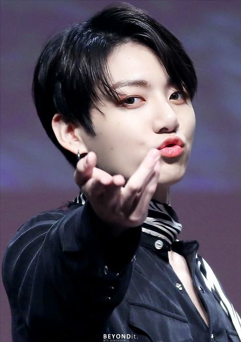 #JUNGKOOK Books Wattpad, Kiss, Wattpad, Books, Black