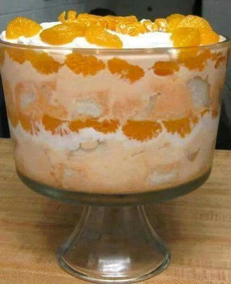 Dreamsicle Salad Recipe, Trifle Bowl Recipes, Trifle Dessert Recipes, Orange Dessert, Orange Jello, Trifle Dish, Trifle Bowl, Mandarin Oranges, Trifle Desserts