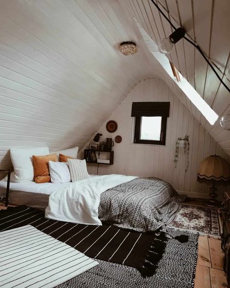 24 Heavenly Attic Bedroom Design Ideas Attic Bedroom Platform Bed, Bungalow Bedroom Upstairs, Room With Sloped Ceiling, 1920 Bedroom, Low Ceiling Attic Bedroom, Low Ceiling Attic, Sloped Ceiling Bedroom, 88 Rising, Small Attic Bedroom