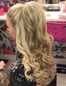 12 Curly Homecoming Hairstyles You Can Show Off | Makeup TutorialsFacebookGoogle+InstagramPinterestTumblrTwitterYouTube Curly Homecoming Hairstyles, Down Hairstyles For Long Hair, Pageant Hair, Curled Hair, Balayage Blonde, 100 Human Hair Wigs, Hair Done, Fesyen Rambut, Long Blonde