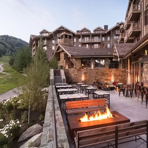 From rustic to luxe, there are a lot of lodging options when it comes to a Yellowstone National Park vacation. Yellowstone Lodging, Yellowstone National Park Vacation, Lamar Valley, Yellowstone Trip, Visit Yellowstone, Best Honeymoon Destinations, West Yellowstone, Yellowstone Park, Tennessee Vacation