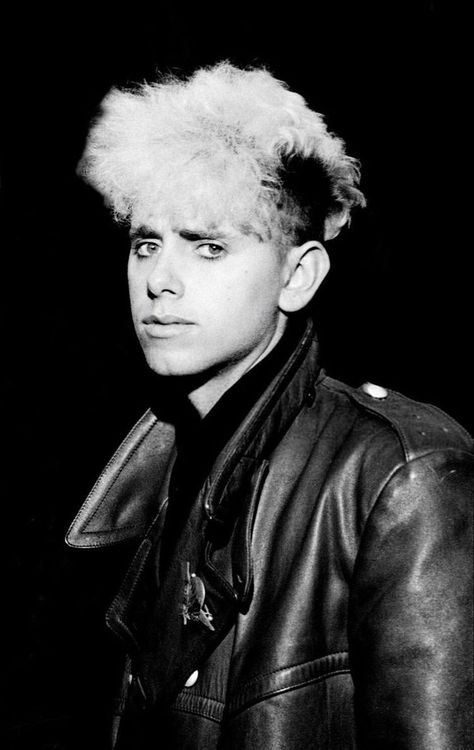 Martin Gore Fever Ray, 80s Celebrities, Destination Unknown, Goth Bands, Julian Casablancas, Martin Gore, Vampire Weekend, Architecture Art Design, Gender Envy