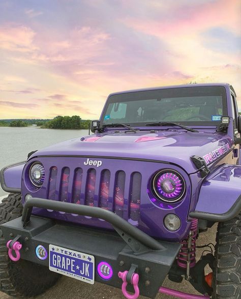 Snap Sketch, Purple Jeep Wrangler, Modificaciones Jeep Xj, Purple Jeep, Pink Jeep, Cool Car Accessories, Girly Car, Dream Cars Jeep, Custom Jeep