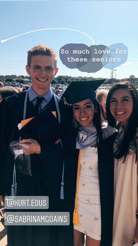 Sister Graduation Instagram Story, Graduation Post Instagram Story, Graduation Insta Story, Graduation Story Instagram Ideas, Graduation Instagram Story, Insta Stickers, Friend Graduation, Instagram Bio Quotes, Small Quotes