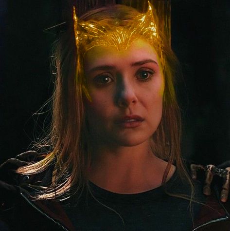 Wanda Powers Yellow, Wanda Gold Powers, Yellow Powers, Power Visuals, Avengers Shield, Marvel Gif, Yellow Magic, Marvel Room, Witch Powers