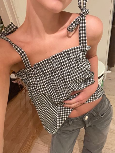 Aesthetic Valentines Outfit, Plaid Clothing, Tops For Summer, Gingham Top, Looks Country, Plaid Outfits, Moda Vintage, Solid Clothes, Casual Tank Tops