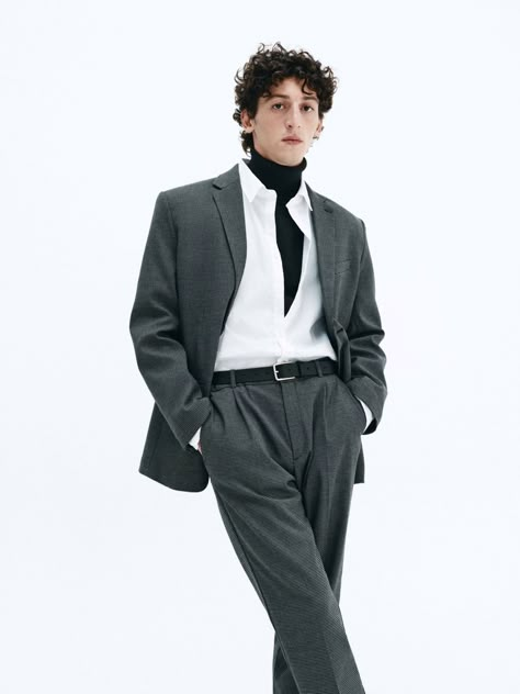 Men With Turtle Neck Outfit, Male Graduation Outfit High Schools, Manager Outfit Men, Male Turtleneck Outfit, Turtleneck Outfit Layering Men, Turtleneck With Shirt Over, Turtleneck With Blazer, Men Turtleneck Outfits, Turtle Neck Suit