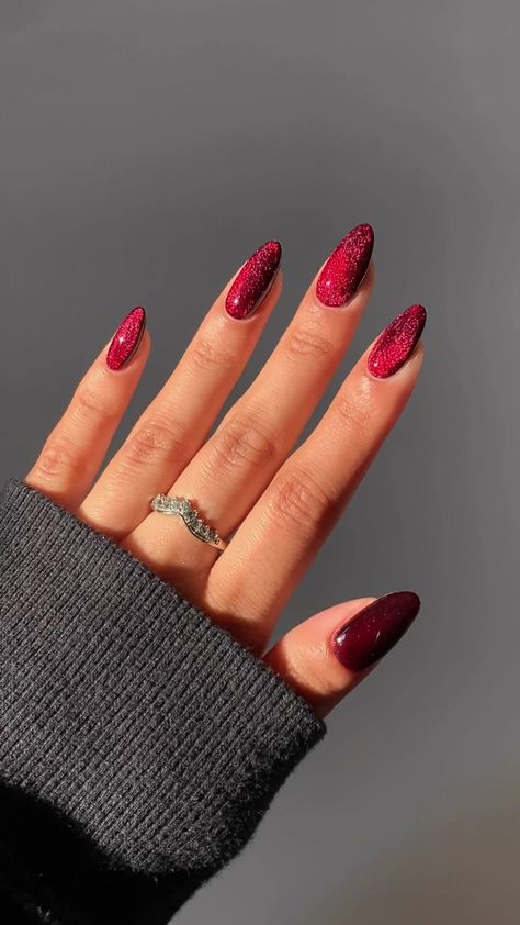 Red Cateye Nails, Red Velvet Nails, Red Wedding Nails, Red Cat Eye, Natural Nails Manicure, Cute Pink Nails, Makeup Nails Designs, Velvet Nails, Nail Style