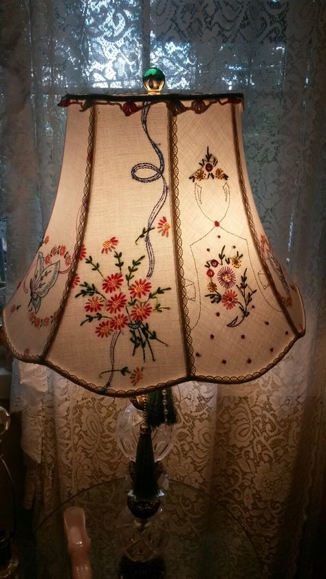 Vintage Lamps Aesthetic, Decorated Lamp Shades, Cute Lamp Shades, Vintage Lamp Aesthetic, Lampshade Embroidery, Antique Lamps Vintage Lighting, Embroidery Lampshade, Embroidered Lamp Shade, Lamp Embroidery