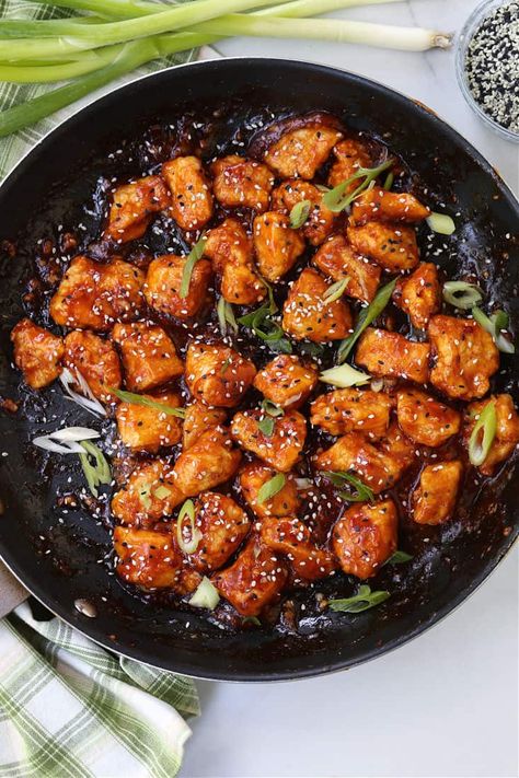 General Tso's Chicken, Air Fryer Recipes Snacks, Tso Chicken, Delicious Food Ideas, General Tso Chicken, General Tso, Recipes Snacks, Spicy Sauce, Fryer Recipes