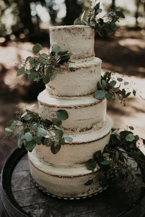 Terlingua Wedding, Wedding Cake Eucalyptus, Eucalyptus Wedding Cake, Simple Rustic Wedding Cake, Wedding Cake Diy Decorating, Simple Rustic Wedding, Wedding Cake Greenery, Wedding Cake White, Cakes Simple