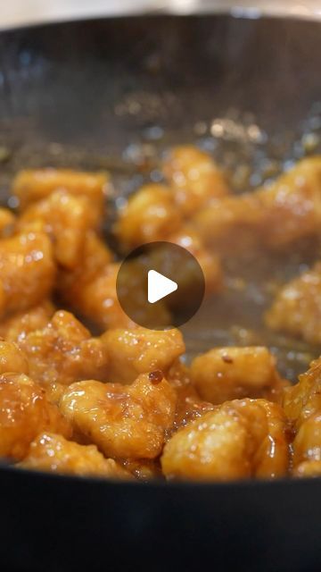 Orange Chicken Recipe Videos, Chicken Cooked In Orange Juice, Easy Orange Chicken 3 Ingredients, Orange Chicken Recipe Easy, Orange Juice Chicken, Asian Entrees, Baked Orange Chicken, Chicken Drums, Easy Orange Chicken