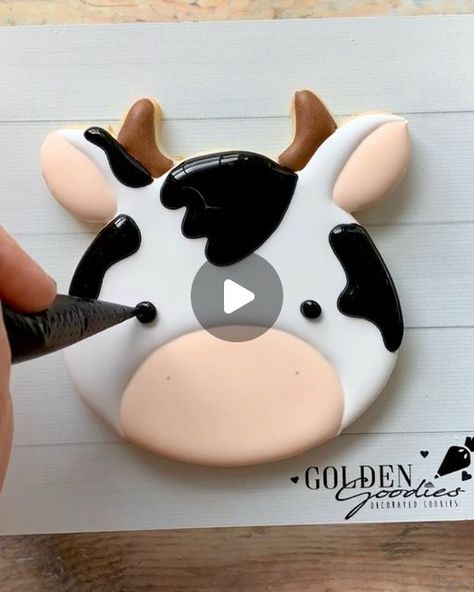 Cow Head Cookies, Farm Cookies Decorated, Cow Sugar Cookies, Cow Cookies, Farm Cookies, Decorated Cookies Tutorial, Cookie Videos, Cookie Tutorials, Cake Cookie