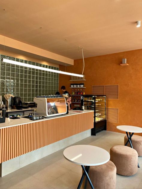 Cake Shop Design, Small Room Interior, Tea Table Design, Bakery Design Interior, Small Cafe Design, Coffee Shop Interior Design, Pizza Design, Coffee Shop Bar, Cafe Shop Design