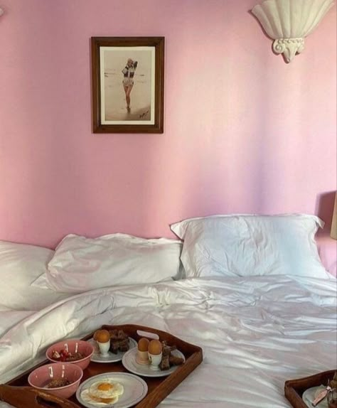 Cute Aesthetic Rooms, Duvet Day, Aesthetic Rooms, Dream Apartment, Pink Room, Cute Aesthetic, Room Aesthetic, Bedroom Inspo, Apartment Design