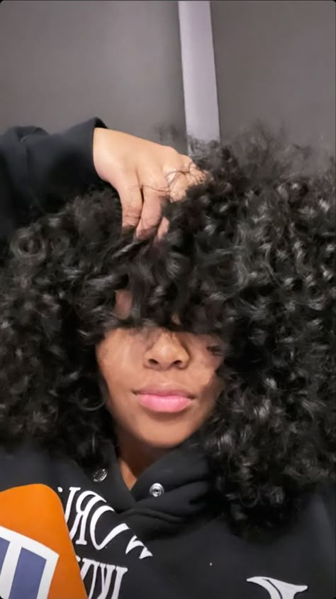 Natural Curly Fro For Black Women, Curly Afro With Bangs, Natural Curly Fro, Afro With Bangs, Curly With Bangs, H E R Singer, Faithful Quotes, H.e.r Singer, Curly Hair Goals