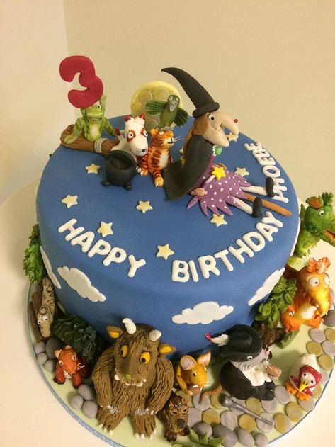 Julia Donaldson Party Ideas, Julia Donaldson Party, Julia Donaldson Cake, Highway Rat, Gruffalo Party, August Birthdays, Axel Scheffler, Fox Cake, Julia Donaldson