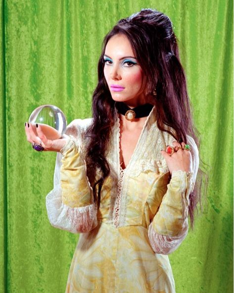 Parker Day, The Love Witch Movie, The Love Witch, Samantha Robinson, Witch Fashion, Witch Outfit, Season Of The Witch, Witch Aesthetic, Witchy Woman