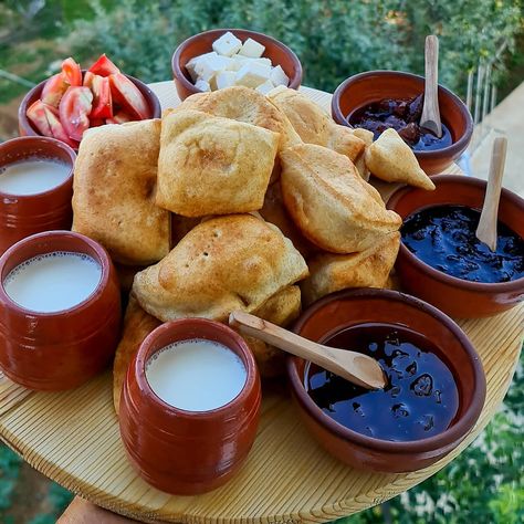 Albanian Breakfast, Albania Culture, Albania Food, Albanian Cuisine, Balkan Culture, Albanian Food, Albanian Wedding, Albanian Recipes, Albanian Culture