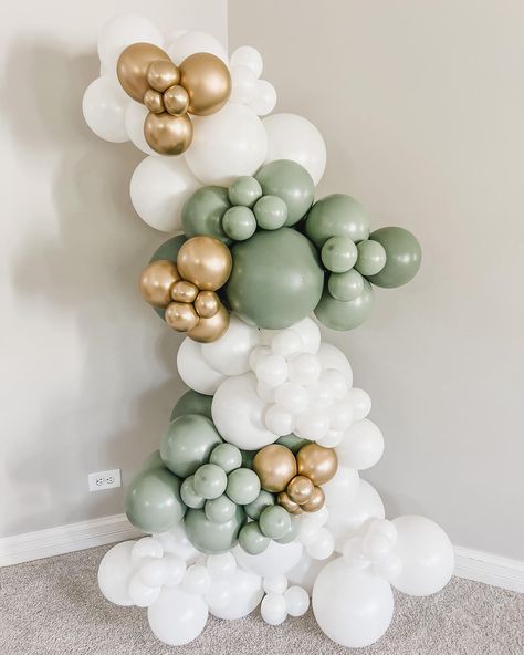 Love love love freestanding garlands!!! Just wish my house had better natural light to get good pictures of them 😜 #Ballooninstallation… | Instagram Balloons On Backdrop Stand, Freestanding Balloon Garland, Free Standing Balloon Arch, Free Standing Balloon Garland, Green And White Balloon Arch, Balloon Stand Ideas, Sage Balloons, Sage Backdrop, Backdrop Business