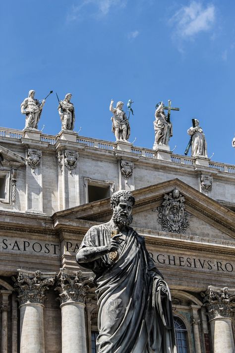 Vatican Statues, Vatican Aesthetic, Vatican City Aesthetic, History Wallpaper, Travel Photography Europe, Italy Photography, Vatican City, Angels And Demons, City Aesthetic