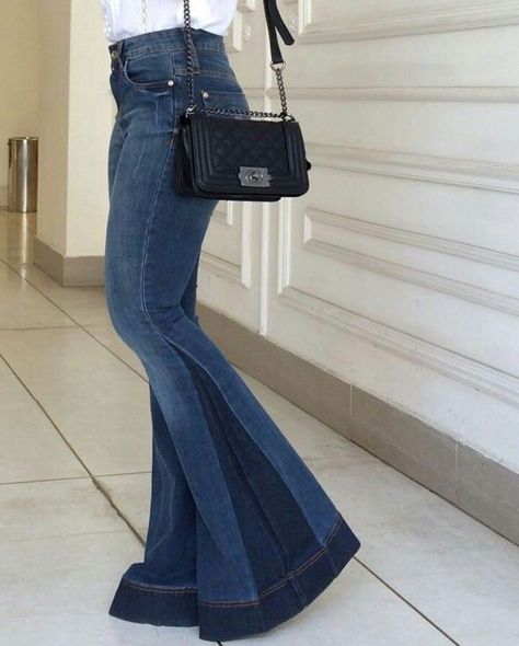 Diy Denim Bell Bottoms, Denim Ideas, Diy Fashion Clothing, Denim Diy, Upcycled Fashion, Jeans Diy, Diy Sewing Clothes, Refashion Clothes, Fashion Sewing