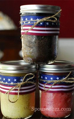 Cake in a jar! Keeps the cake nice and moist while it's sent to your man overseas Deployment Cake, Canning Bread, Army Care Package, Jar Cakes, Deployment Care Package Ideas, Deployment Packages, Jar Cake, Mason Jar Desserts, Army Wife Life