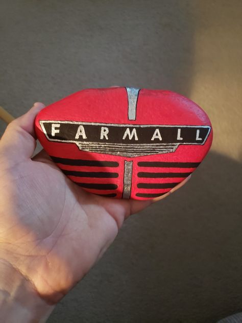 Tractor Painted Rocks, Rock Designs, Farmall Tractors, Rock Painting Ideas Easy, Rock Painting Designs, Painting Designs, Rock Design, Painted Rock, Rock Painting