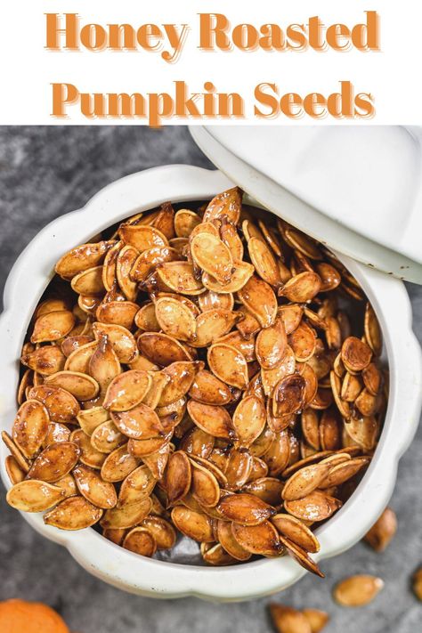 Sweet and salty, these honey roasted pumpkin seeds are a healthy, crunchy snack to have this Fall! Pumpkin Seed Recipes Roasted, Healthy Salty Snacks, Roasted Pumpkin Recipes, Sweet Pumpkin Seeds, Snack To Make, Carve Pumpkins, Pumpkin Seed Recipes, Easy Healthy Smoothies, Carving Pumpkins