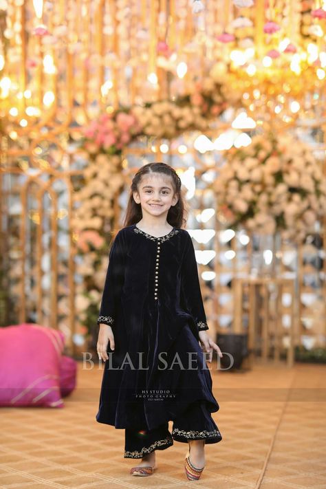 Velvet Suit For Kids Girl, Kids Wedding Dresses Pakistani, Qawali Night, Velvet Dresses Outfit, Velvet Suit Design, Capelet Dress, Wedding Dresses For Kids, Velvet Dress Designs, Pretty Quinceanera Dresses