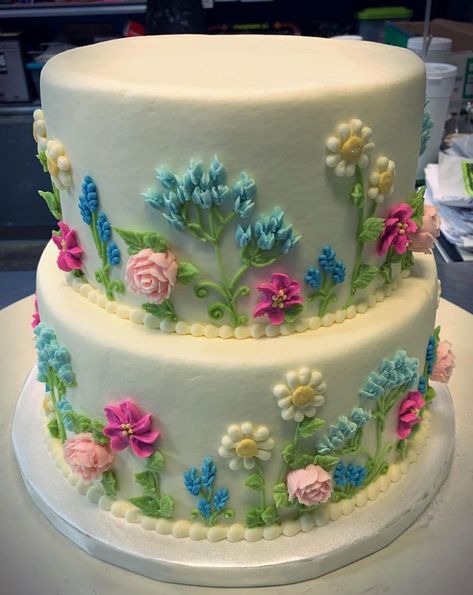 Fun Tiered Cakes, 2 Tier Buttercream Flower Cake, 2 Tier Floral Cake, Floral Cake Birthday, Golden Bday, Birthday Cake Alternatives, Floral Cake Design, Cake Alternatives, Tier Cakes