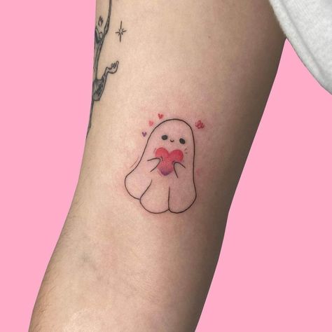 101 Best Small Ghost Tattoo Ideas That Will Blow Your Mind! 10 Outsons Small Ghost Tattoo, Ghost Tattoo Ideas, Cute Halloween Tattoos, Tato Tradisional, Tattoo Ideas Males, Small Matching Tattoos, Traditional Tattoo Designs, Ghost Tattoo, Tattoo Inspiration Men