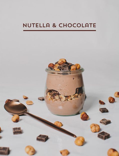 Nutella & chocolate parfait Nutella Parfait, Nutella Yogurt, Parfait Yogurt, Yogurt Parfait Bar, Desserts Nutella, Yoghurt Parfait, Parfait Bar, Chocolate Parfait, Yogurt Parfaits